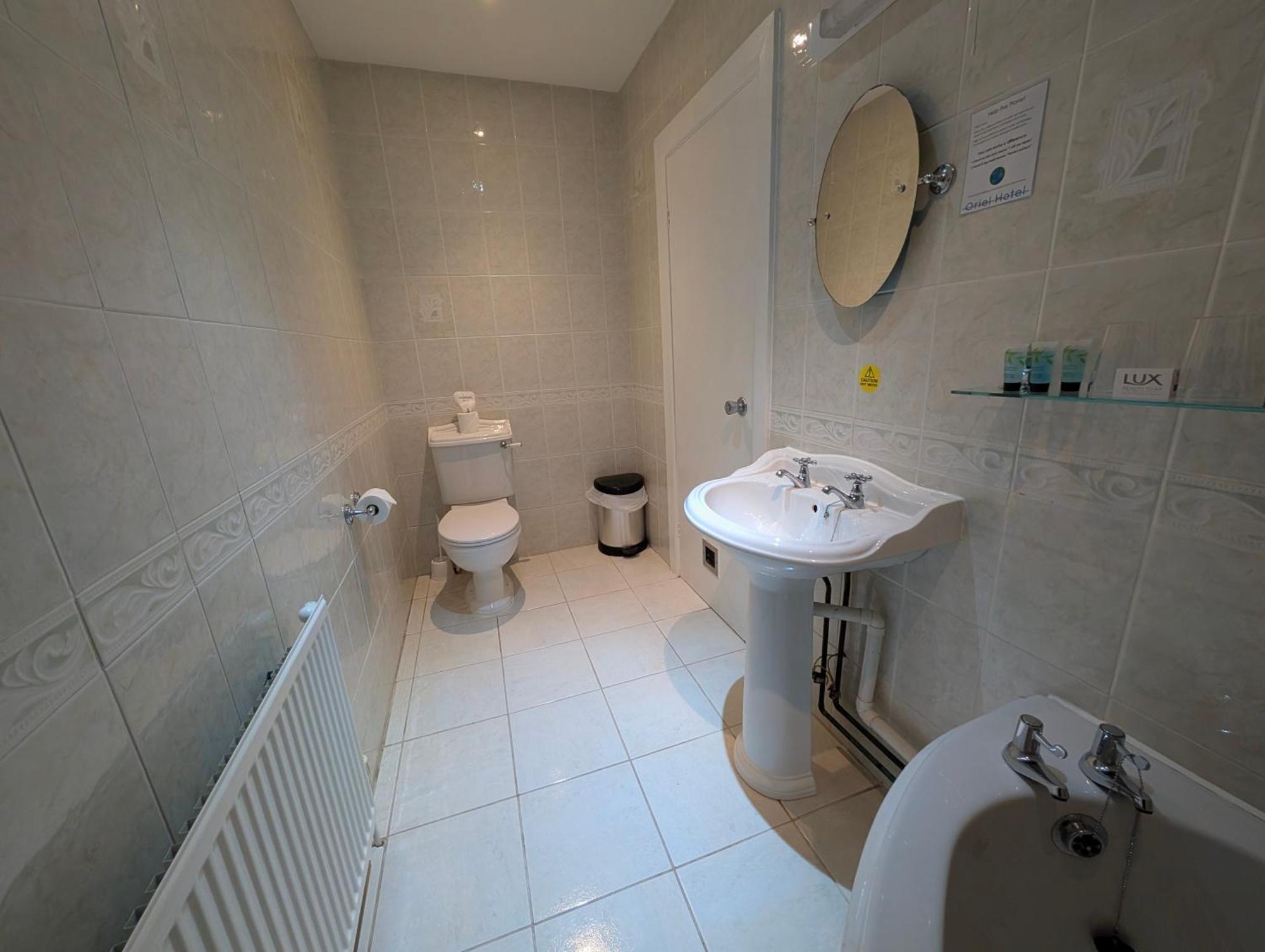 Oriel Hotel St Asaph Bagian luar foto